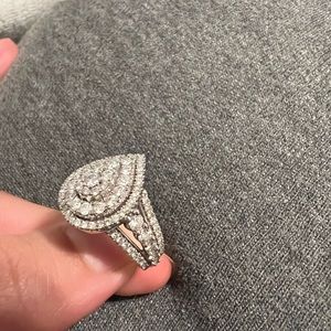 2 CT halo shaped engagement ring